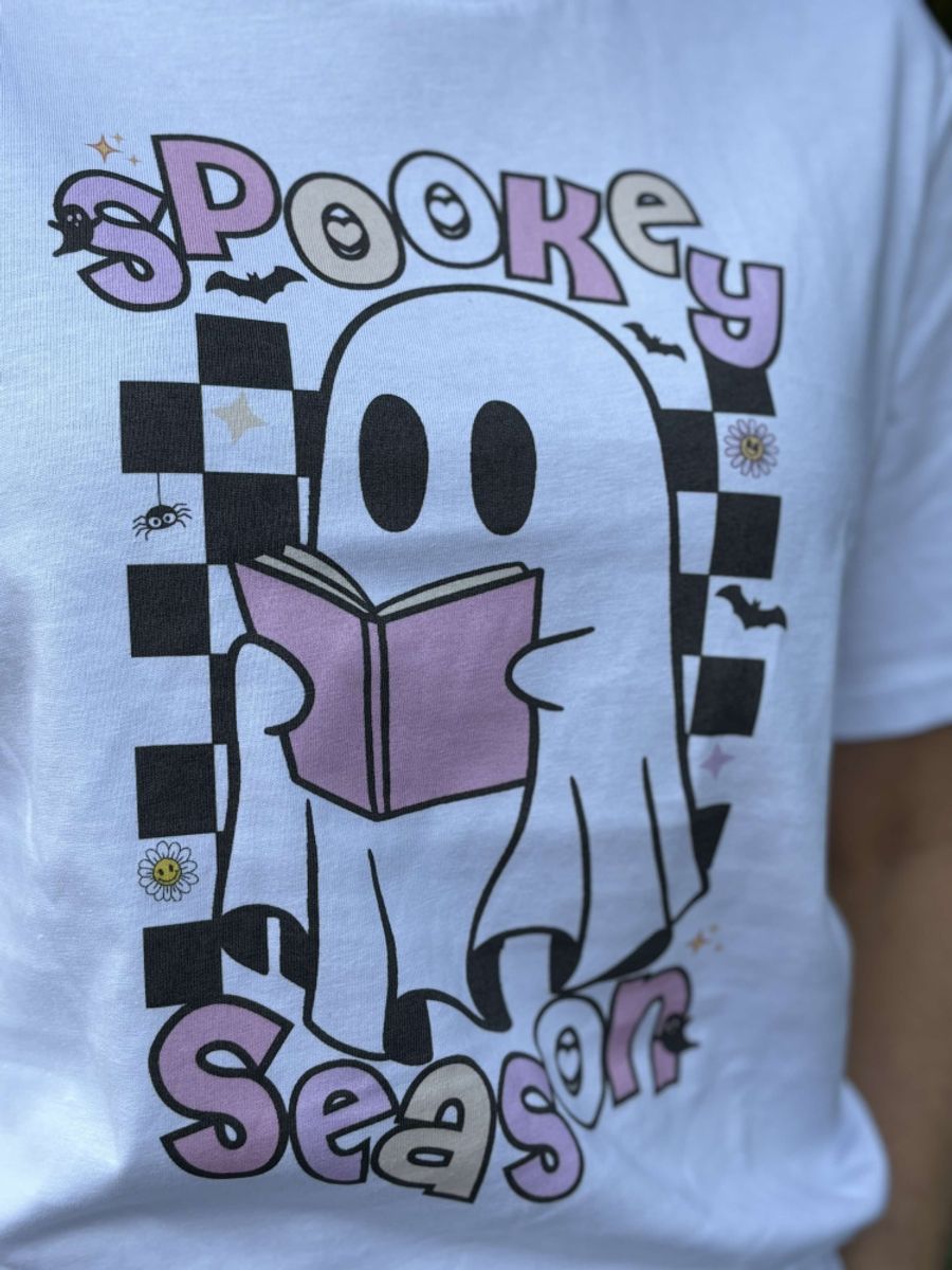 T-SKJORTE – Spooky Season – Medium Fit – Festligetrykk