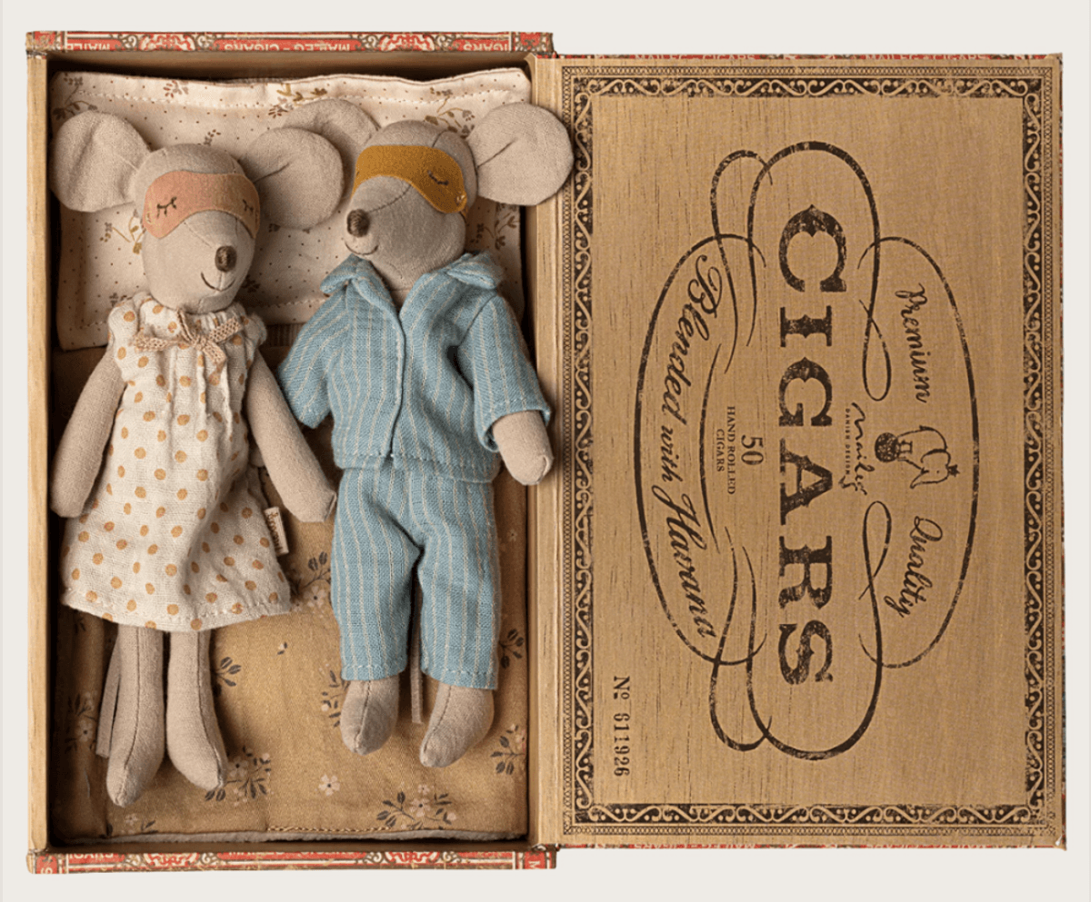 MUS – Mamma og Pappa i Sigarboks – Maileg