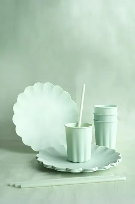 Hovedbilde PLASTASJETTER – Grønn – 4 pk – PartyDeco