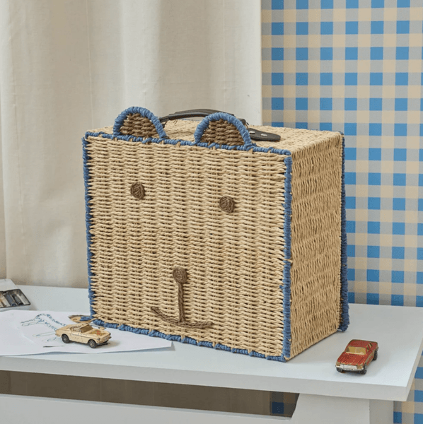 Hovedbilde KOFFERT – Bjørn med blå kant – Rice