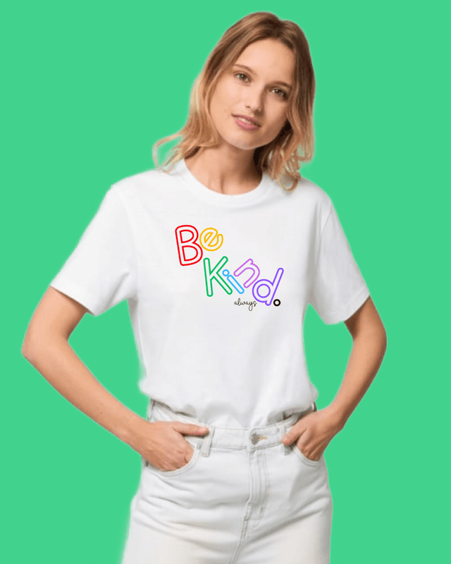 T-SKJORTE – Be Kind Always – Festligetrykk