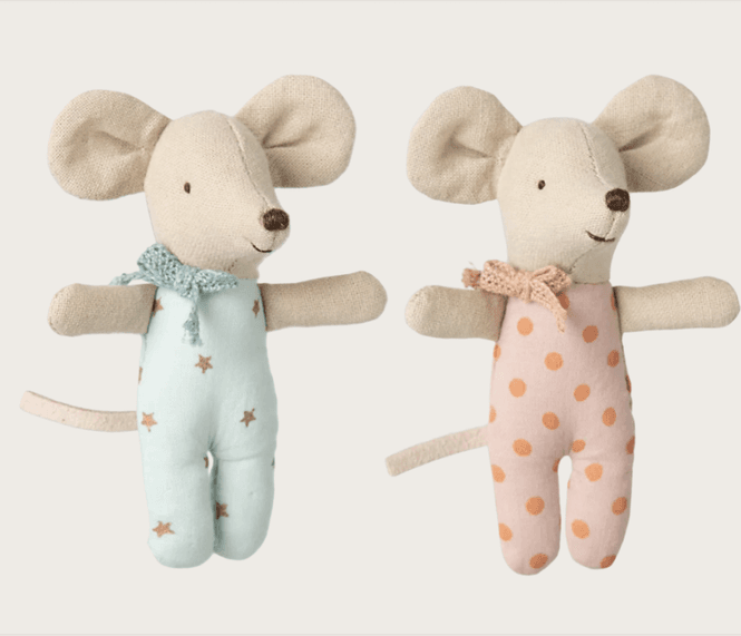 Hovedbilde BABYMUS I BOKS – Tvillinger i sovepose – Maileg