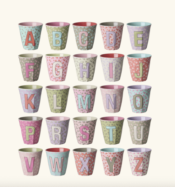 Hovedbilde MEDIUM KOPP – Rosatoner med blomster – Bokstav ...