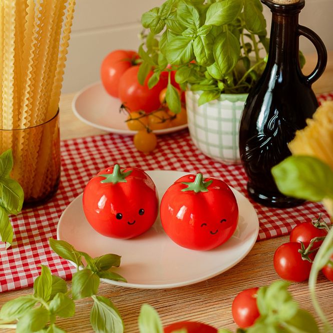 Hovedbilde SALT- OG PEPPERBØSSER – Tomater – Sass & Belle