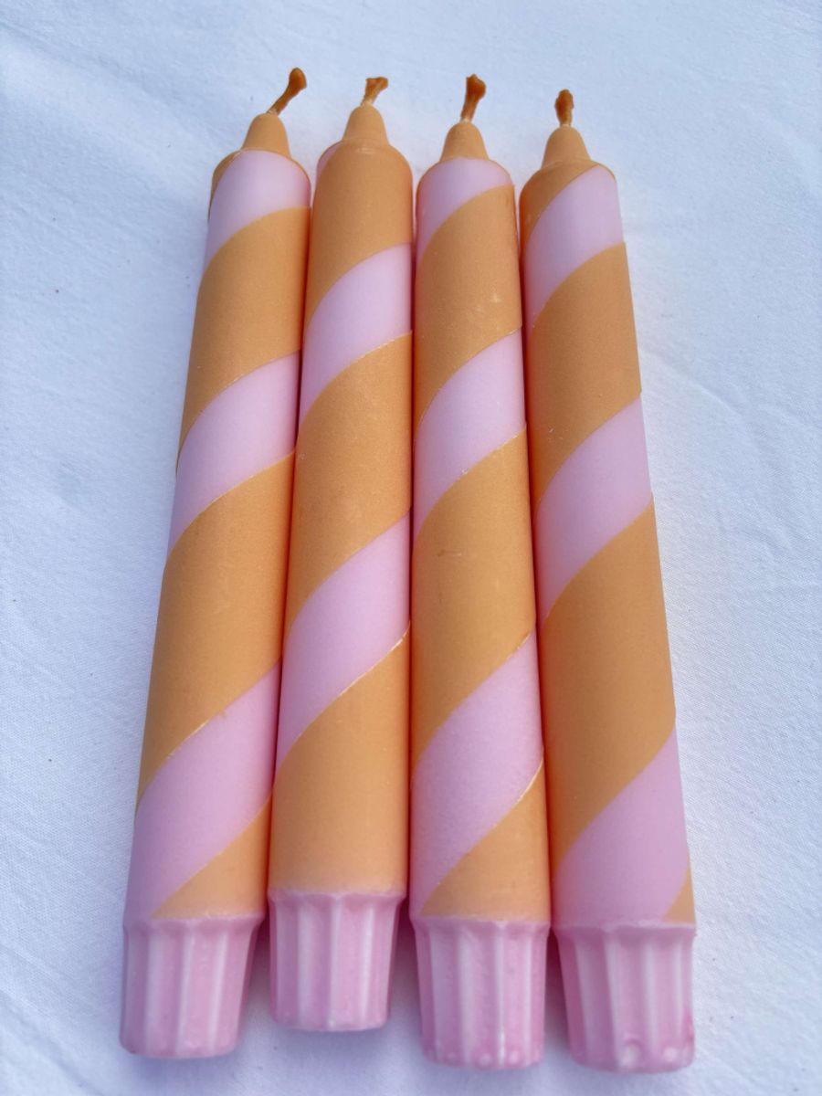 HÅNDLAGET STEARINLYS – Polka – Rust Oransje / Dyp Rosa – Mrs. Miccio