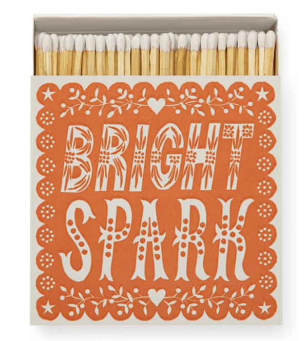 Hovedbilde FYRSTIKKER – Bright Spark – Archivist