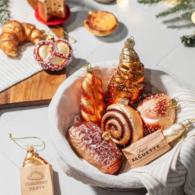 Hovedbilde JULETREPYNT – Croissant med sjokolade – Sass & ...