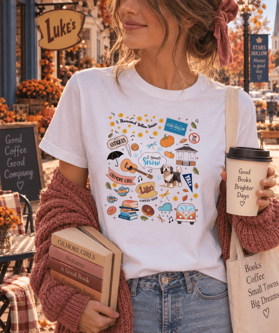 Hovedbilde T-SKJORTE – Stars Hollow Collage – Frøken Rosa