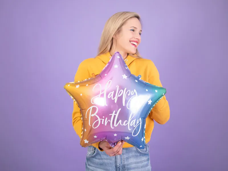 FOLIEBALLONG – Happy Birthday stjerne i regnbuefarger – PartyDeco