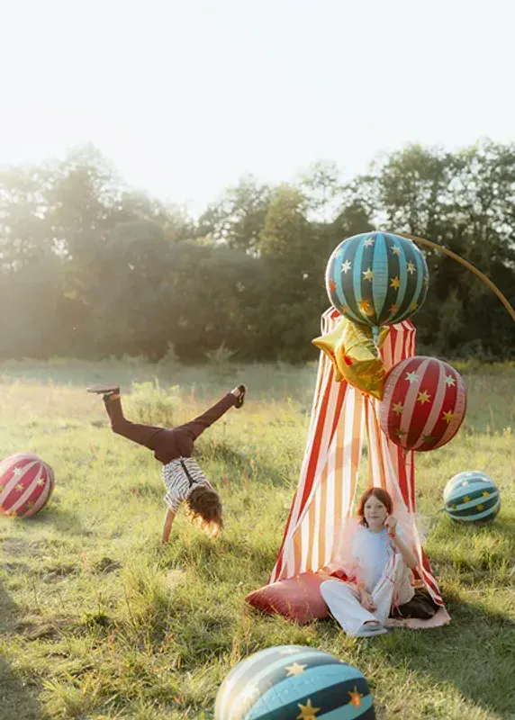 FOLIEBALLONG – Stjerneball – Rosa med Gullstjerner – PartyDeco